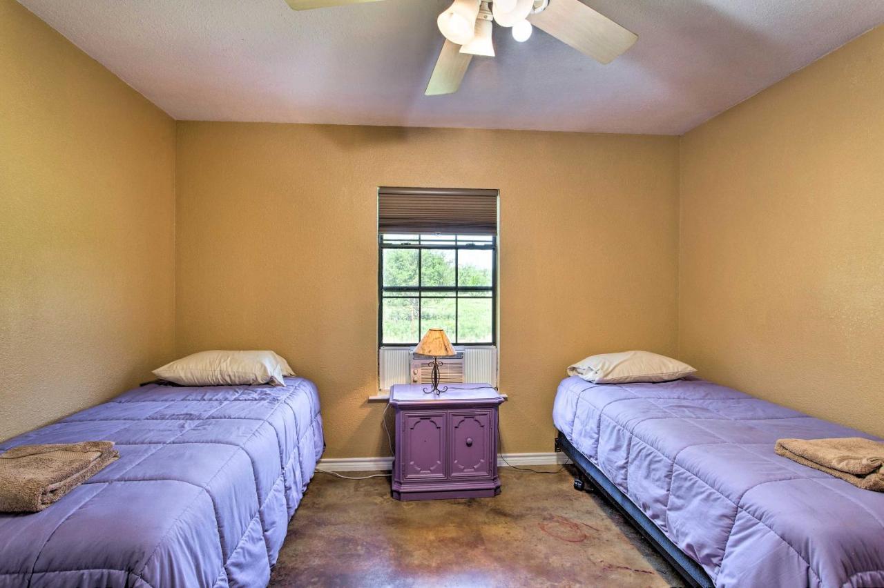 Texas Cabin On 130 Acres Walk To Lake Ray Roberts Collinsville Zewnętrze zdjęcie